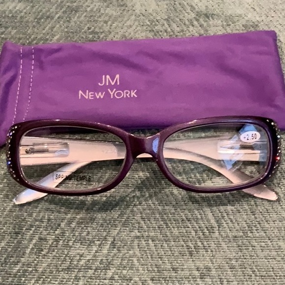 jm new york Accessories - NWT BEAUTIFUL PURPLE RHINESTONES READERS 2.50